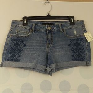 Aeropostale Midi Embroidered Distressed Shorts 6